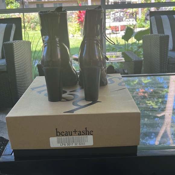 Maddox beau+ashe wine bootie size 10 - Picture 3 of 6